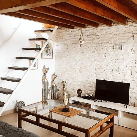 Beautiful Chalet With Wifi And Free Parking アロナ エクステリア 写真