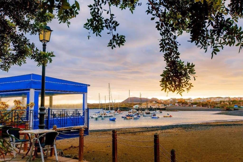 Beautiful Chalet With Wifi And Free Parking アロナ エクステリア 写真