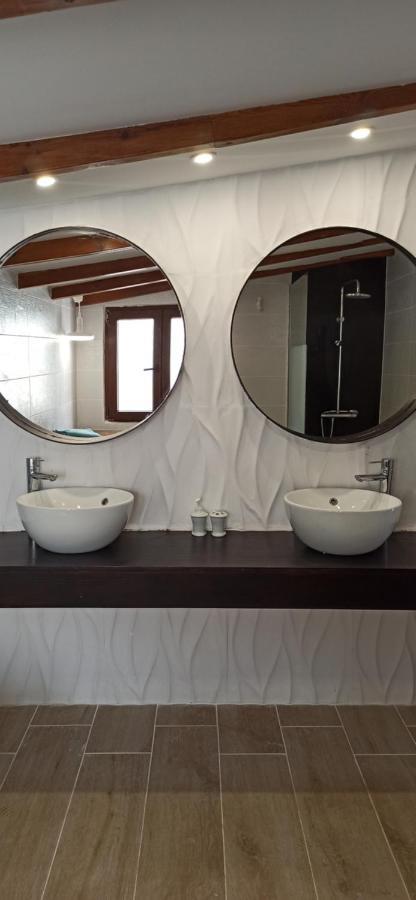 Beautiful Chalet With Wifi And Free Parking アロナ エクステリア 写真