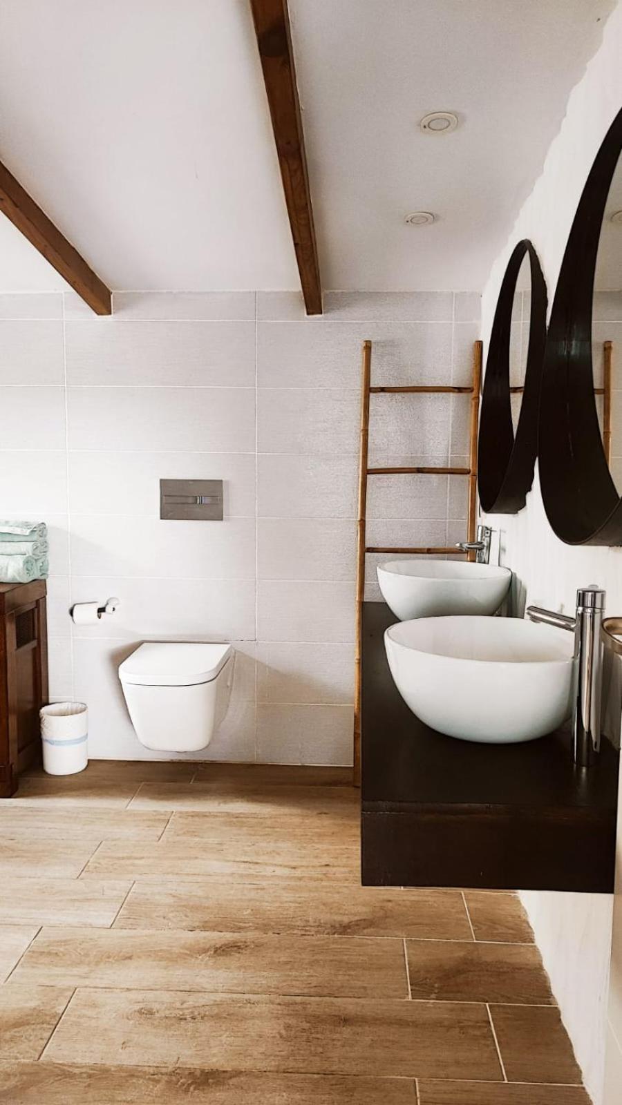 Beautiful Chalet With Wifi And Free Parking アロナ エクステリア 写真